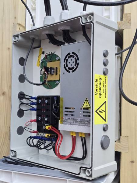 200w_lichtmaschine_box2.jpg 200w_lichtmaschine_box2.jpg