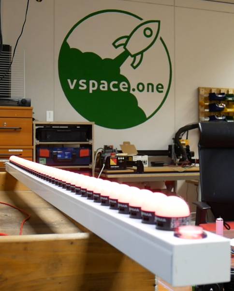 1d-pong_assembled.jpg 1d-pong_assembled.jpg