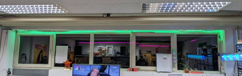 led_streifen_fenster.jpg led_streifen_fenster.jpg