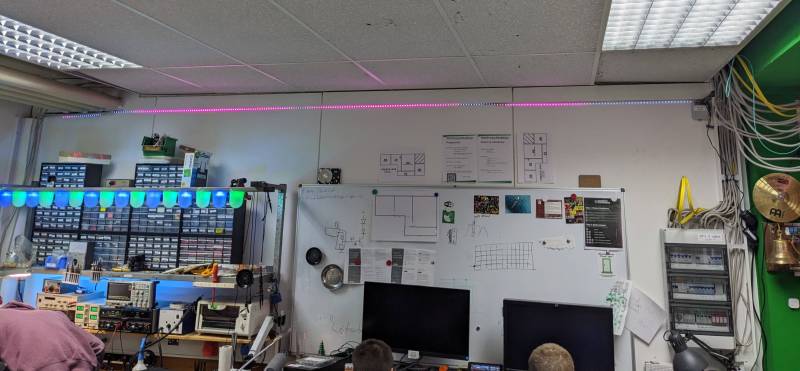 led_streifen_werkbank.jpg led_streifen_werkbank.jpg