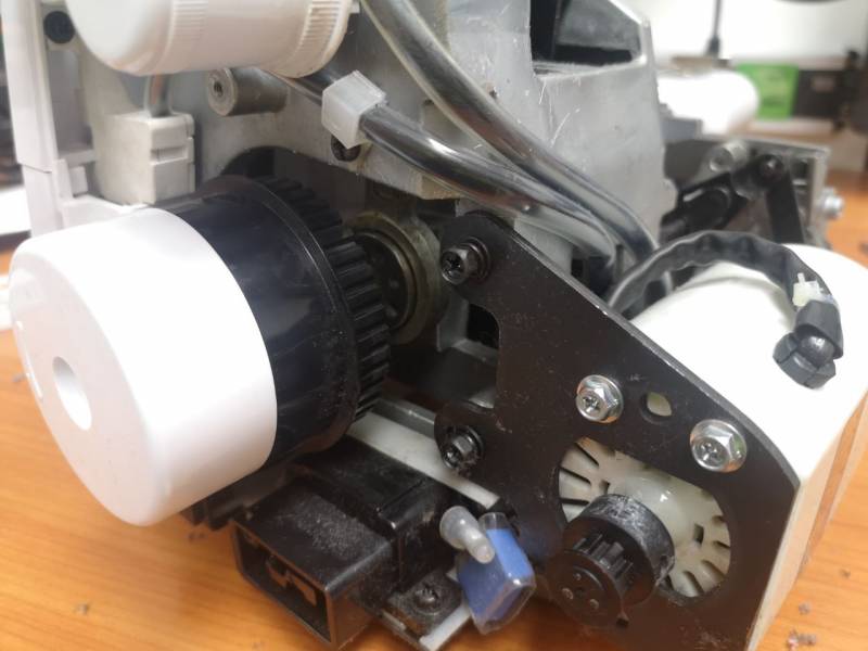 overlock_motor.jpg overlock_motor.jpg