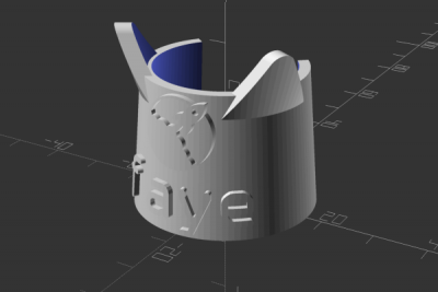 OpenSCAD, Schmales Mate Tag mit meinem Namen, Ohren und vspace.one Logo.